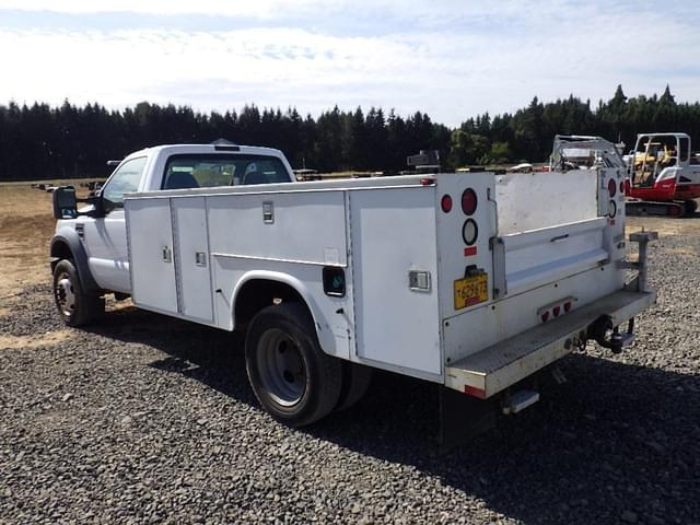 Image of Ford F-450 equipment image 4