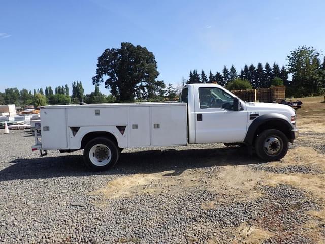 Image of Ford F-450 equipment image 2