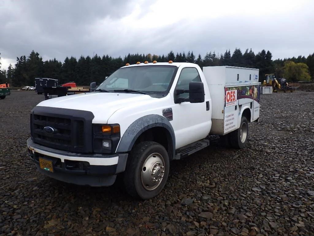 Image of Ford F-450 Primary image