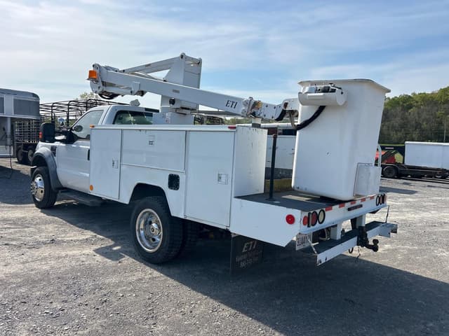 Image of Ford F-450 equipment image 2