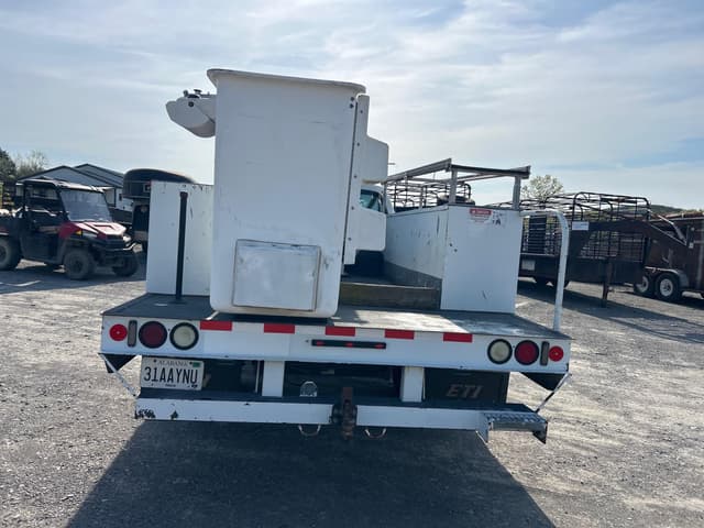 Image of Ford F-450 equipment image 3