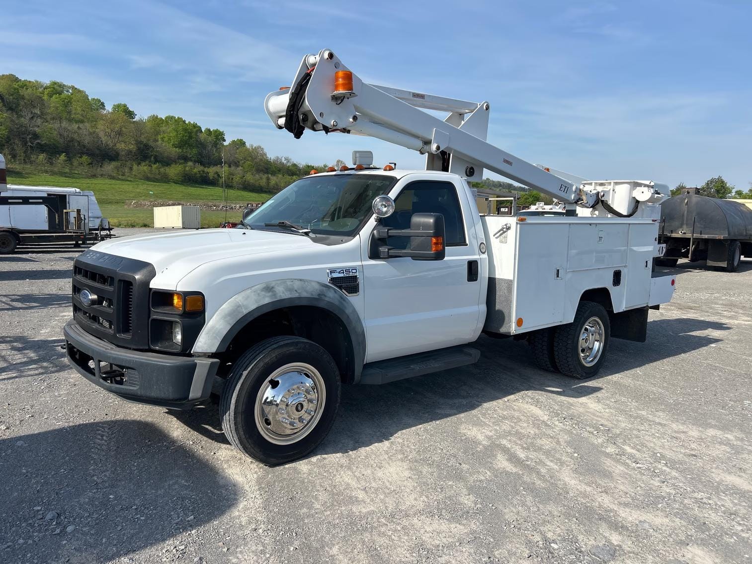 2008 Ford F-450 Equipment Image0