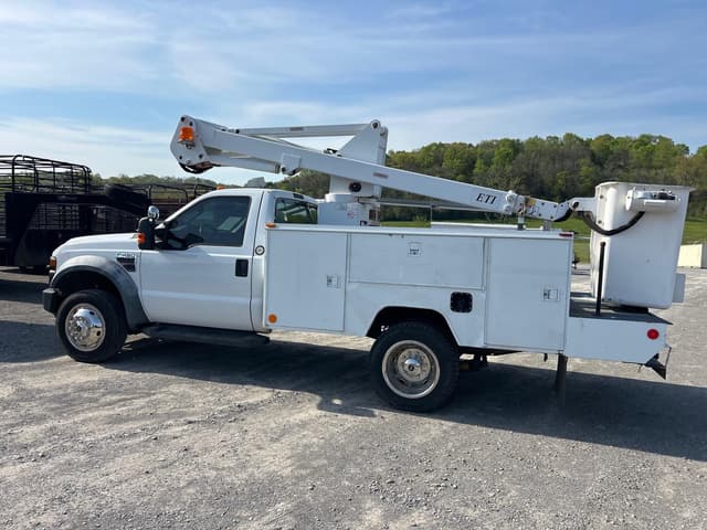 Image of Ford F-450 equipment image 1