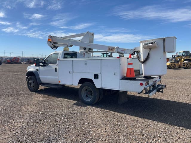 Image of Ford F-450 equipment image 3