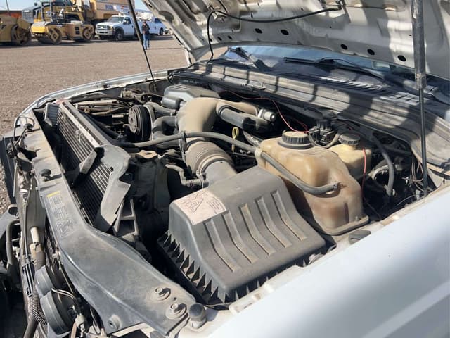 Image of Ford F-450 equipment image 4