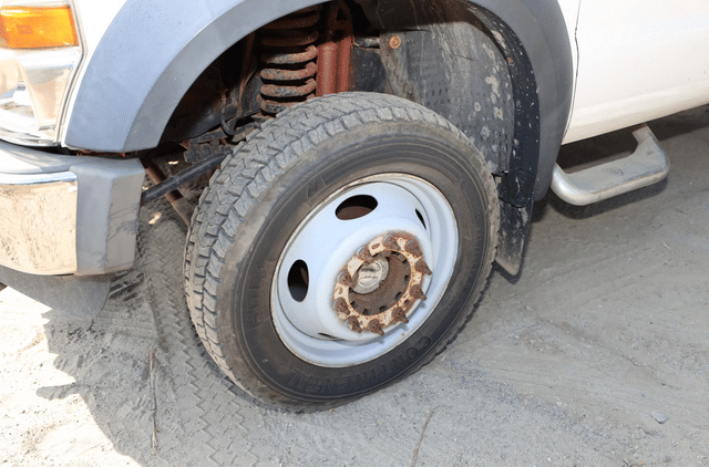 Image of Ford F-450 equipment image 2