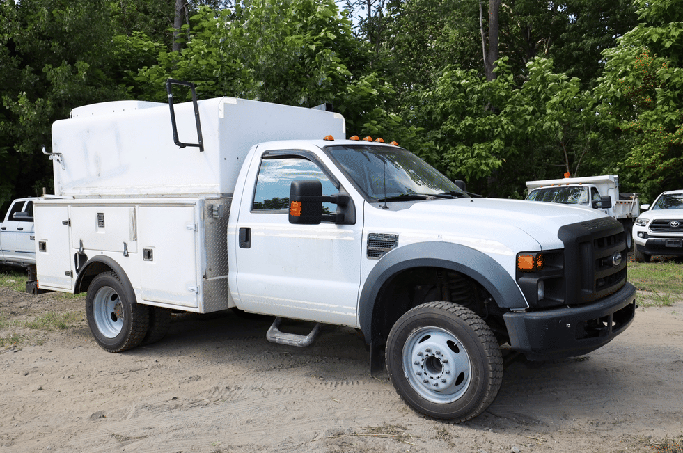 Image of Ford F-450 Primary image