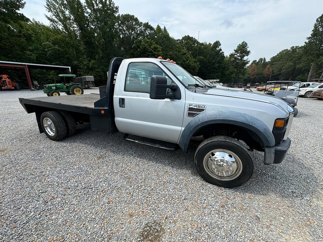 Image of Ford F-450 Primary image