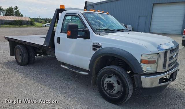 Image of Ford F-450 equipment image 2