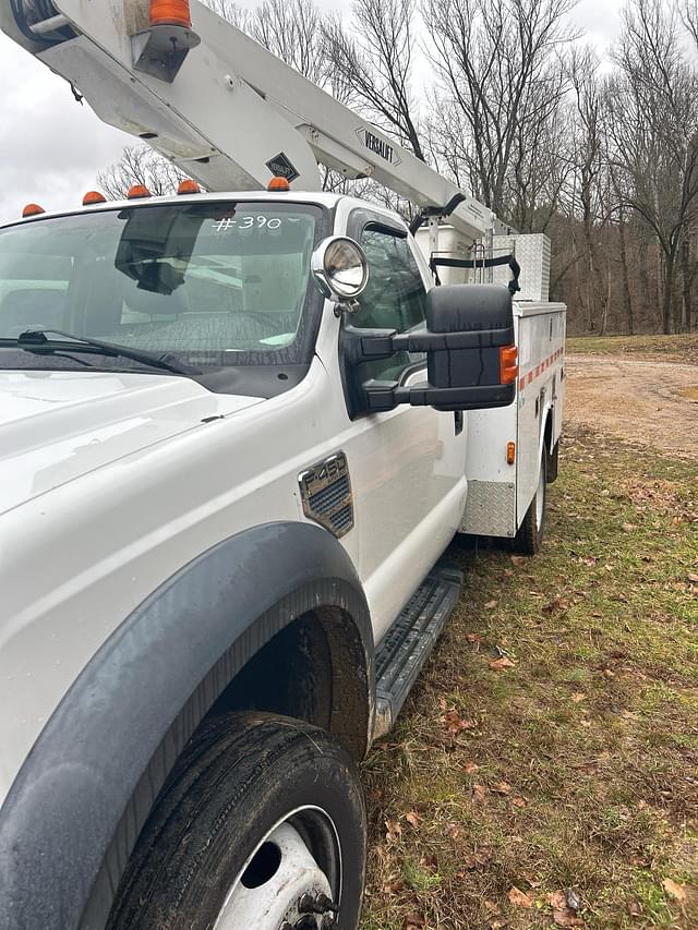 Image of Ford F-450 equipment image 3