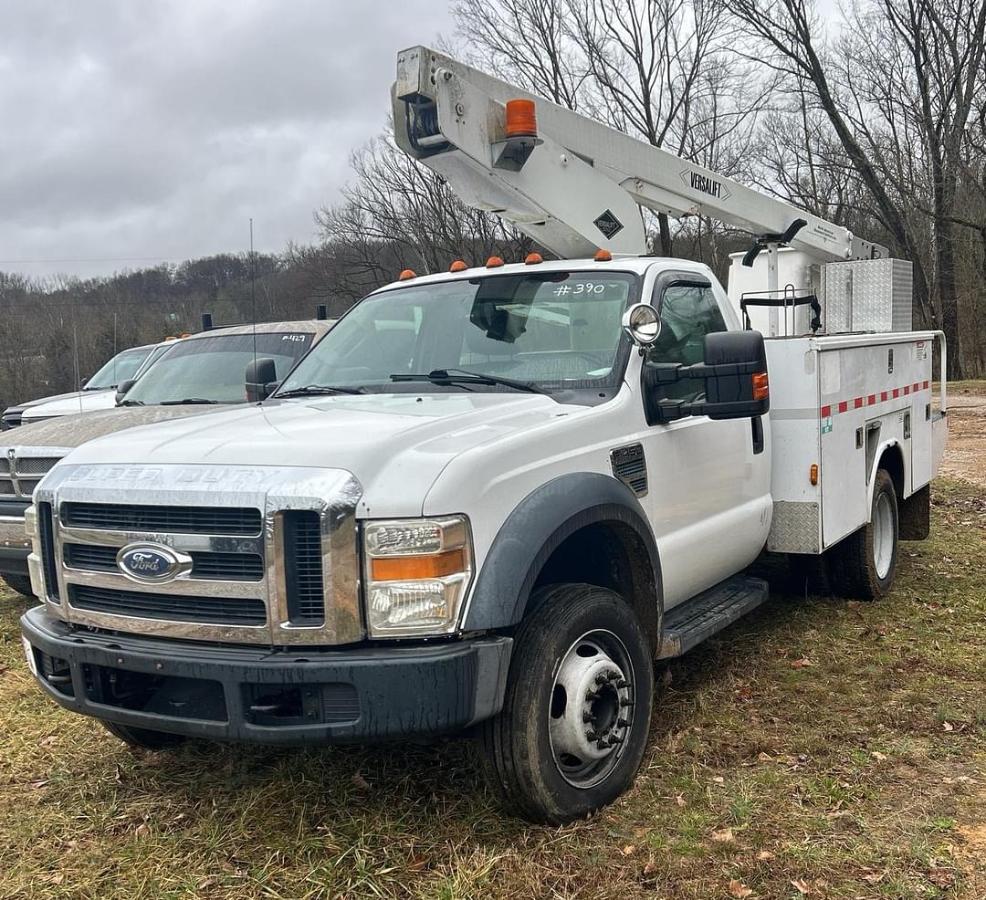 Image of Ford F-450 Primary image