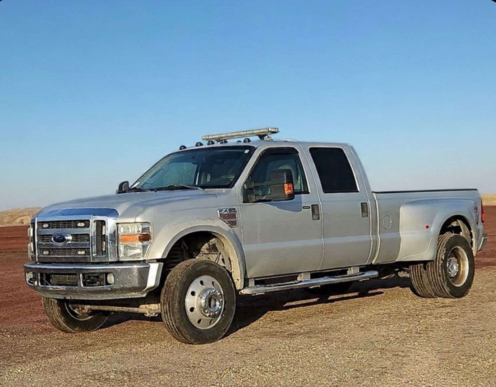 2008 Ford F-450 Equipment Image0
