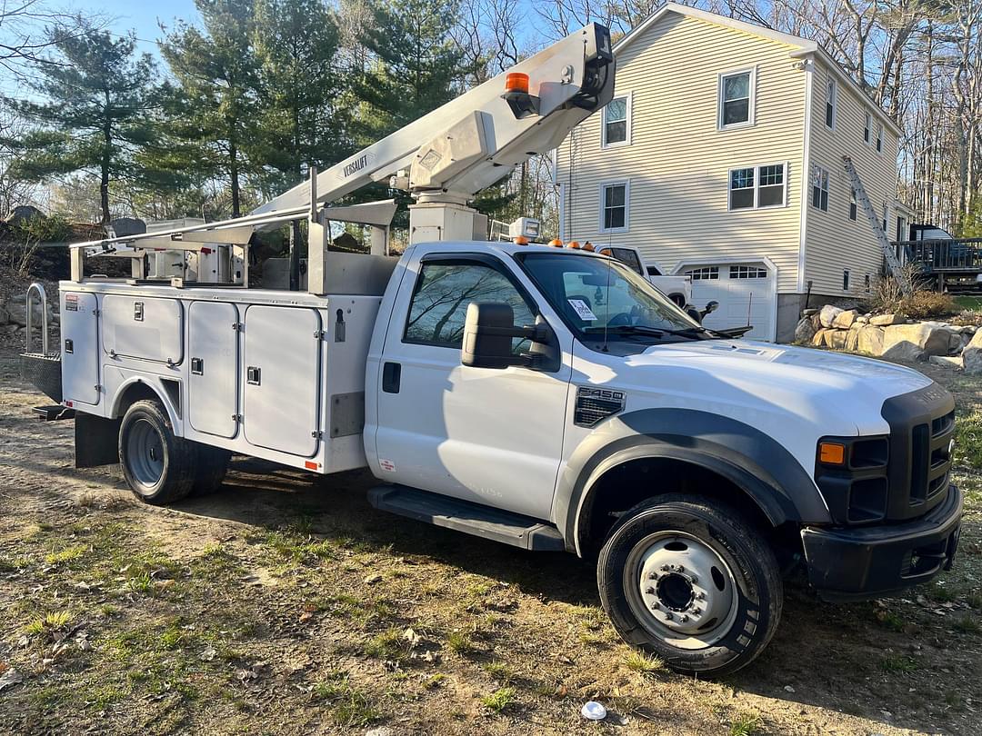 Image of Ford F-450 Primary image