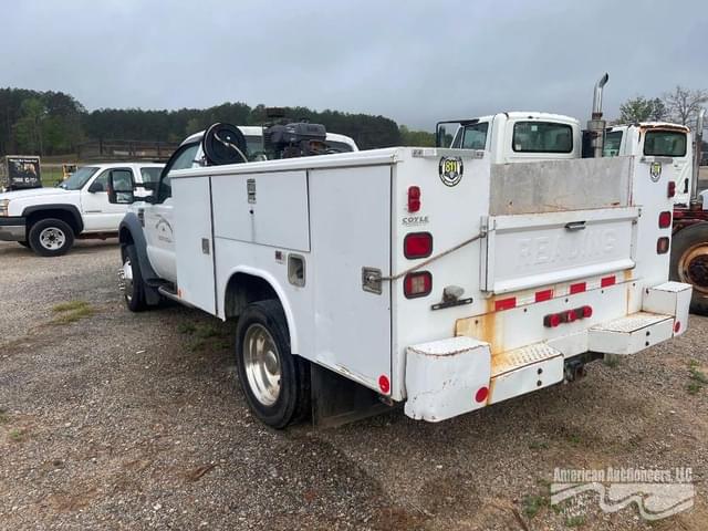 Image of Ford F-450 equipment image 3