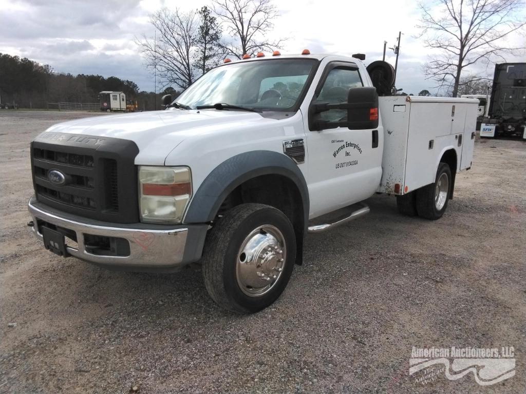 Image of Ford F-450 Primary image