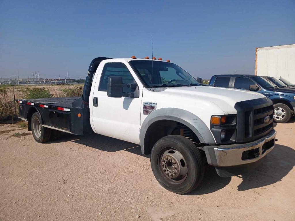 Image of Ford F-450 Primary image