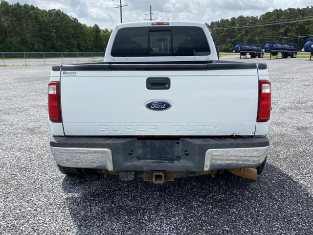 Image of Ford F-450 equipment image 4