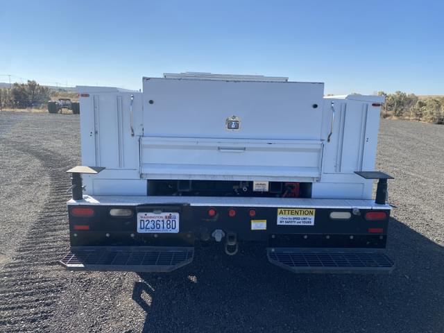 Image of Ford F-450 equipment image 3