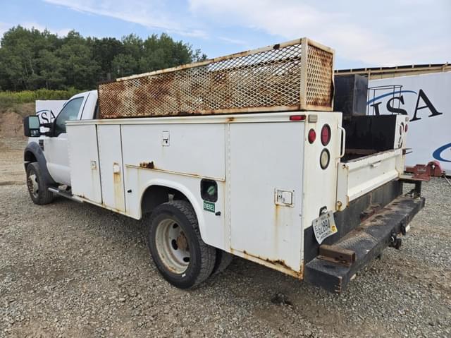 Image of Ford F-450 equipment image 3