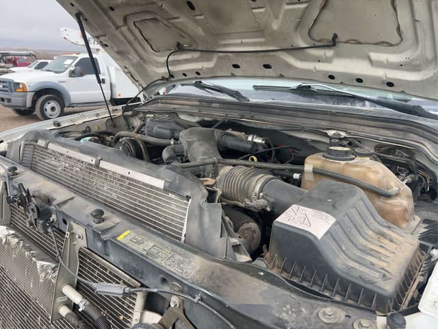 Image of Ford F-450 equipment image 4