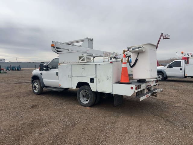 Image of Ford F-450 equipment image 3