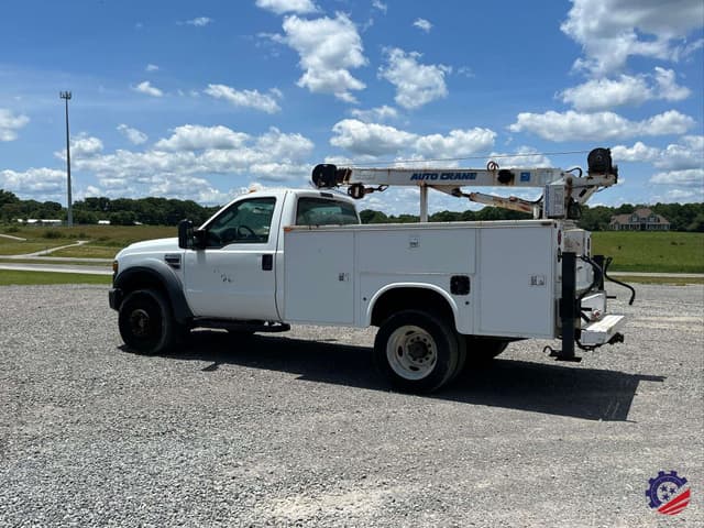 Image of Ford F-450 equipment image 2