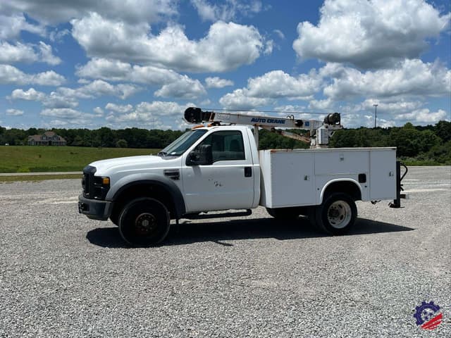 Image of Ford F-450 equipment image 1