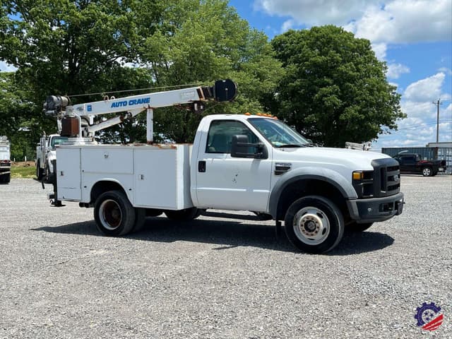 Image of Ford F-450 equipment image 4