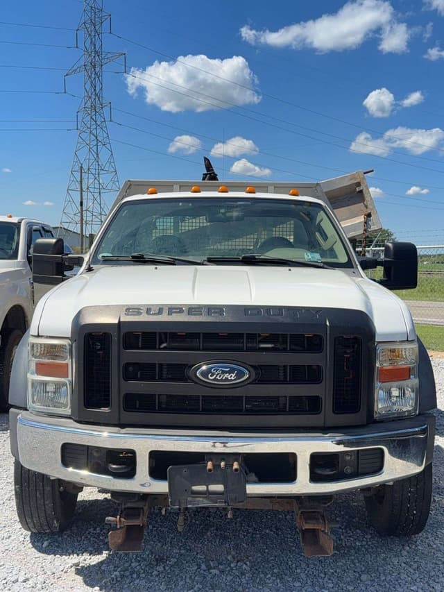 Image of Ford F-450 equipment image 1