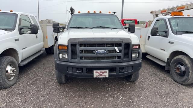 Image of Ford F-450 equipment image 1