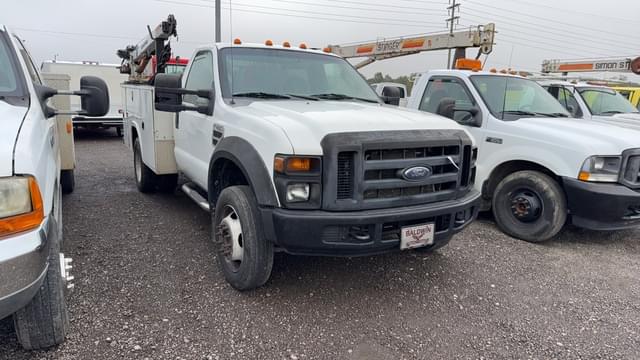 Image of Ford F-450 equipment image 2