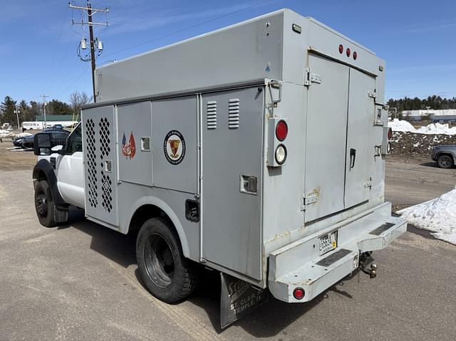 Image of Ford F-450 equipment image 2
