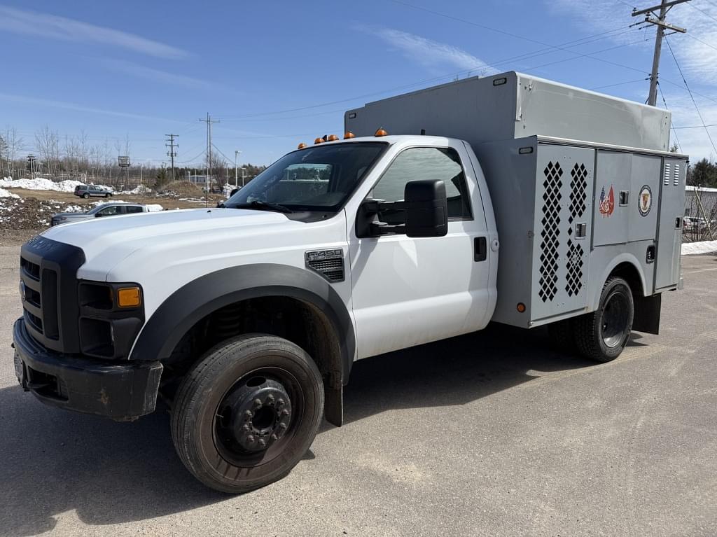 Image of Ford F-450 Primary image