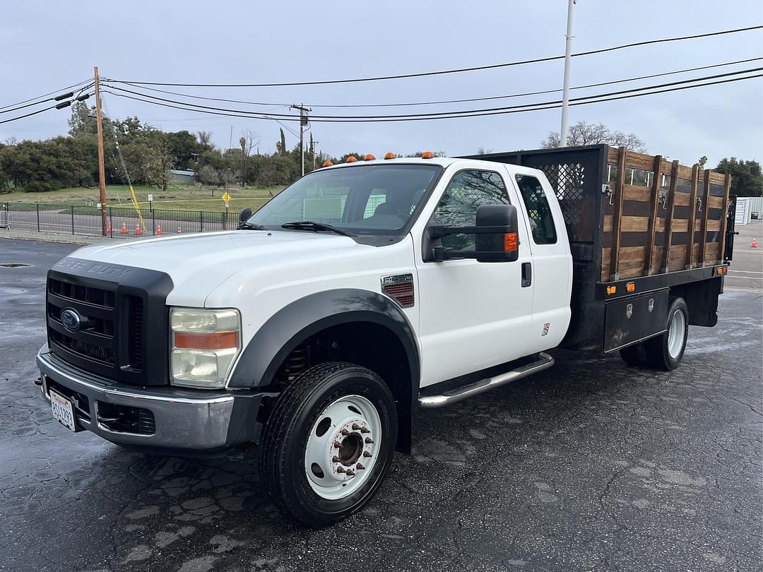 Image of Ford F-450 Primary image