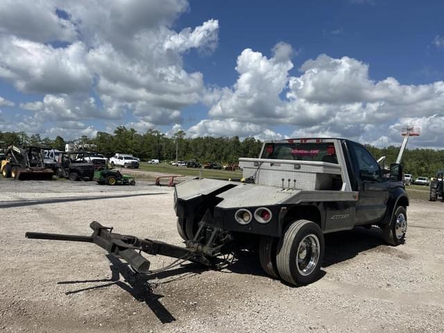 Image of Ford F-450 equipment image 2