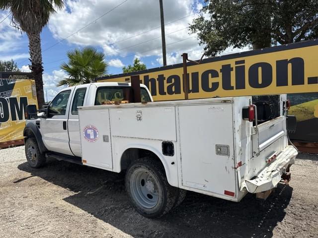 Image of Ford F-450 equipment image 1