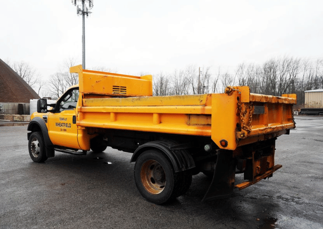 Image of Ford F-550 equipment image 2