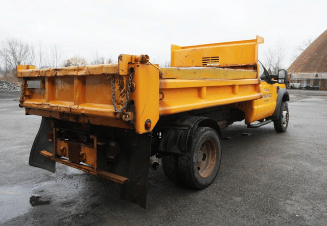 Image of Ford F-550 equipment image 4