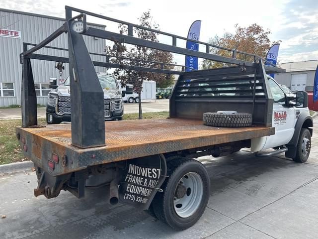 Image of Ford F-550 equipment image 4