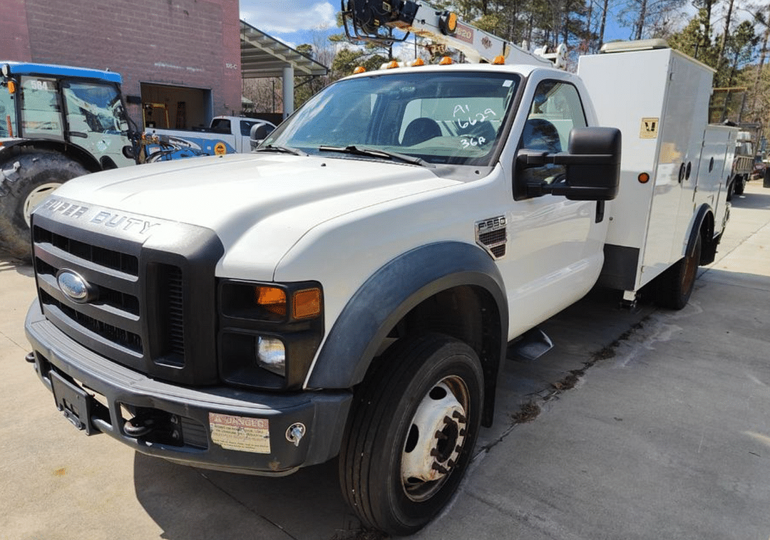 Image of Ford F-550 Primary image