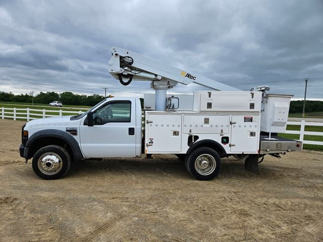 Image of Ford F-550 equipment image 1