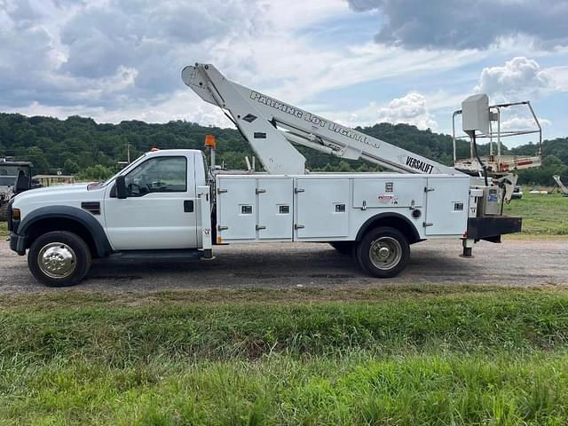 Image of Ford F-550 equipment image 1