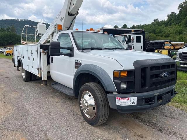 Image of Ford F-550 equipment image 2