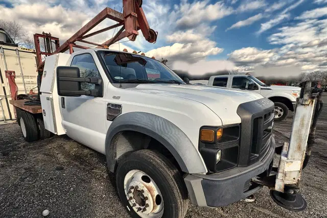Image of Ford F-550 equipment image 4