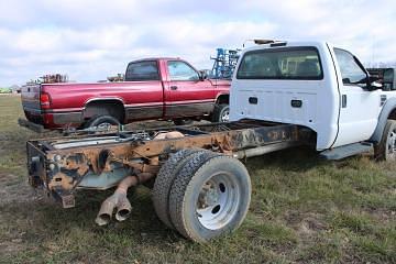 Image of Ford F-550 equipment image 4