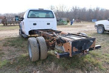 Image of Ford F-550 equipment image 2