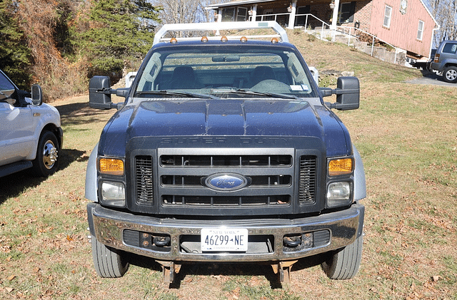 Image of Ford F-550 equipment image 1