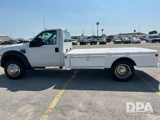 Image of Ford F-550 equipment image 2