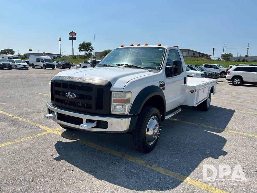 Image of Ford F-550 Primary image