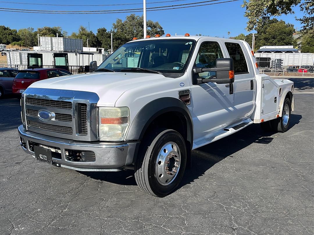 Image of Ford F-550 Primary image